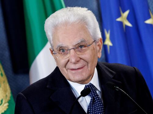 Sergio Mattarella chiama il ministro Piantedosi: "Manganelli fallimento"