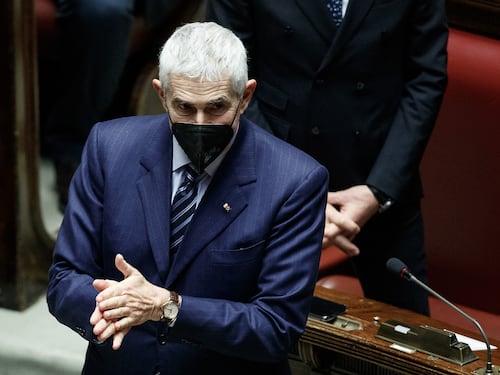 Pier Ferdinando Casini si sfrega le mani: nel centrodestra si apre il dibattito interno