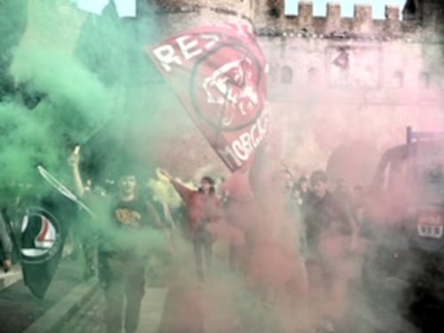 In corteo contro il governo, gli studenti riscendono in piazza