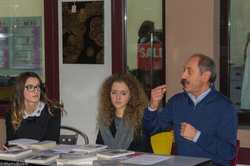 "Ci invitava a studiare a casa sua": il racconto delle alunne molestate dal prof