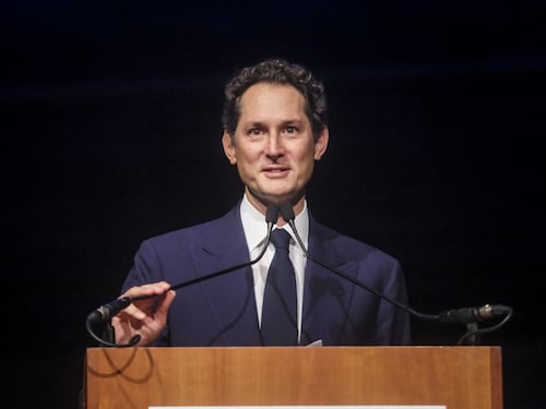 Elkann, il piano per l'Italia: 4,8 miliardi di incentivi con l'aiuto di Conte e Schlein