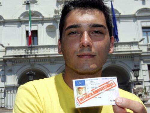 Palermo, patente negata perché gay. Risarcimento da 100 mila euro dallo Stato