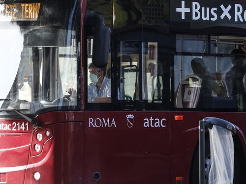 Sugli autobus torna il controllore, l'annuncio di Giovannini contro il covid