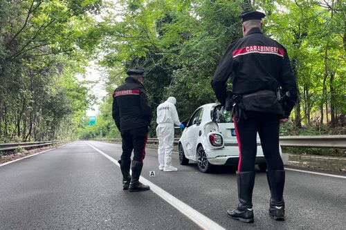 Vitinia, crivellato di colpi di pistola su via Ostiense: è grave