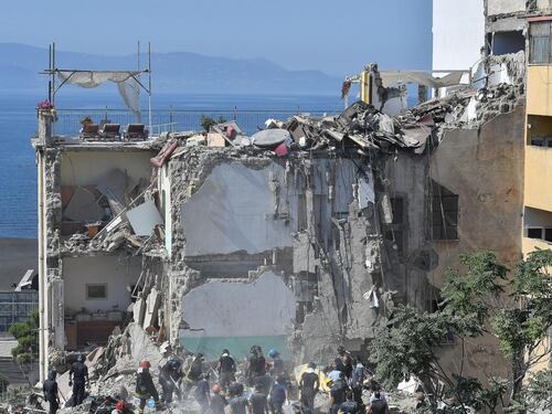 Crolla palazzina a Torre Annunziata: tra le vittime anche bambini