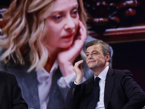 Anche Calenda vira a destra, prove di campo-Meloni. Dal premierato alla giustizia
