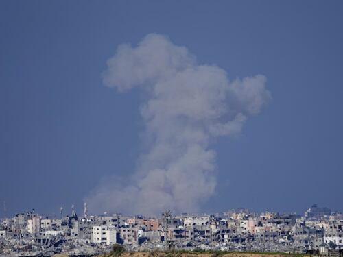 Hezbollah, la mossa dopo la morte del comandante: 100 razzi contro Israele