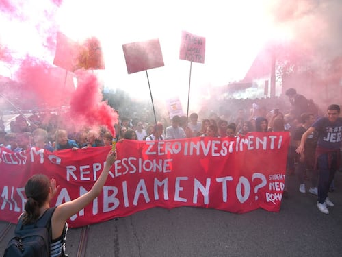Gli studenti contro il governo bloccano Roma