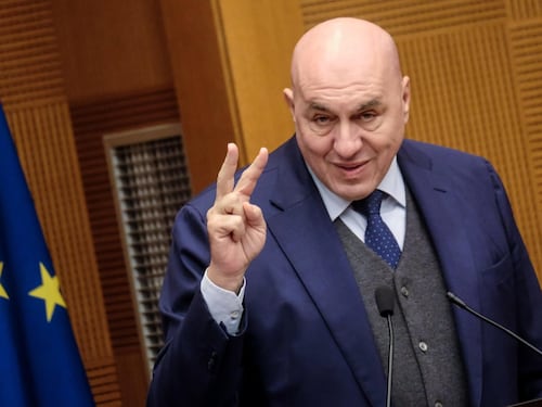 Crosetto: "La pace? Mi accontento di una tregua. Viviamo in tempi difficili"