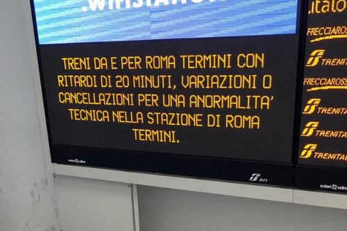 Roma, treno esce dai binari. Ritardi e disagi alla stazione Termini