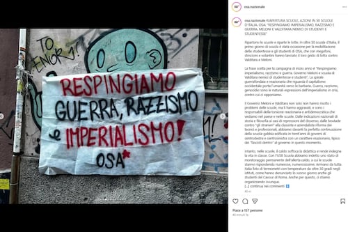 Bologna, inizia la scuola e spunta il manichino appeso di Valditara: "Nemico degli studenti"