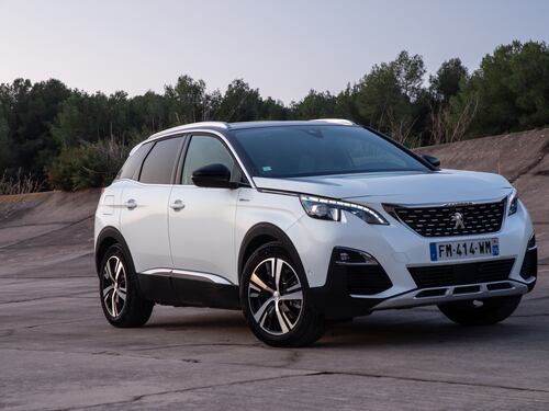 Incredibile Peugeot 3008 plug-in