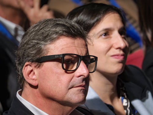 Stellantis, stoccata di Calenda a Schlein per il silenzio assordante. E cita Nanni Moretti