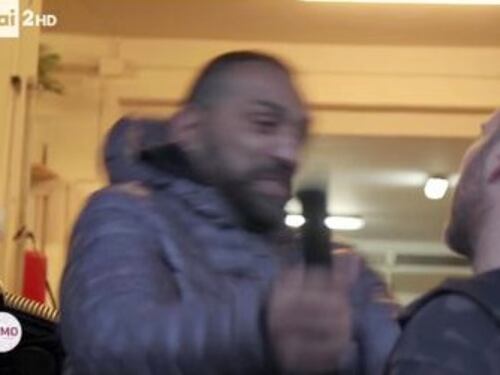 La testata di Spada diventa uno spot, esplode la polemica
