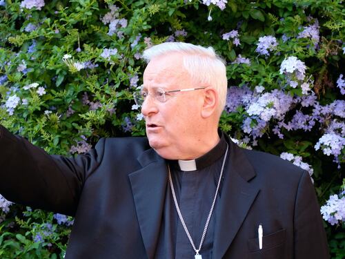 Il cardinale Bassetti positivo al Covid. La Cei: vive il momento con coraggio