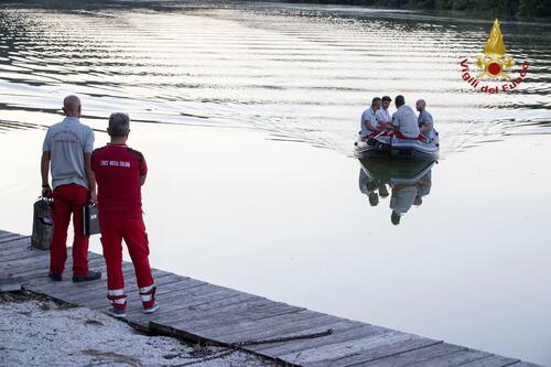 Elicottero caduto nel Tevere, morto ex pilota Alitalia e una donna