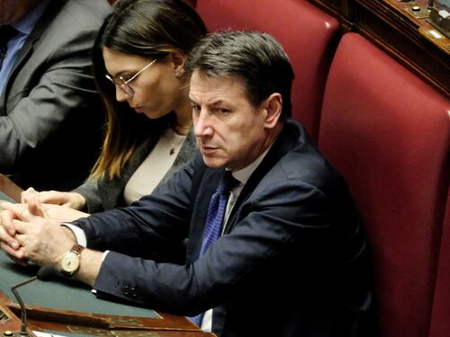 Commissione Covid, bagarre in Aula: Conte e Speranza fuori di sé