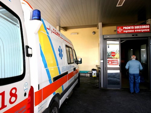 Ricoveri sull’ambulanza, nuovo caos al San Camillo
