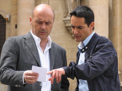 Montalbano (in replica) affonda l’Isola dei Famosi. E la Marcuzzi trasloca (di nuovo) al martedì