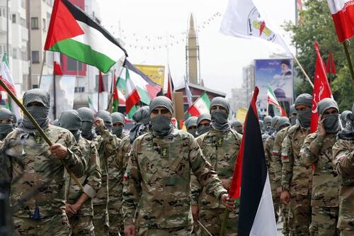 Iran, i Pasdaran annunciano attacco a Dubai: "Ci sono soldati americani"