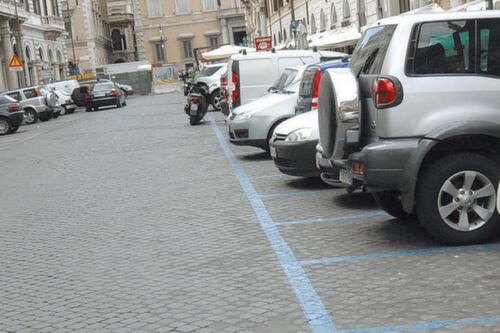 Roma, strisce blu "monitorate": in arrivo 7.500 sensori. Obiettivo nuove tariffe