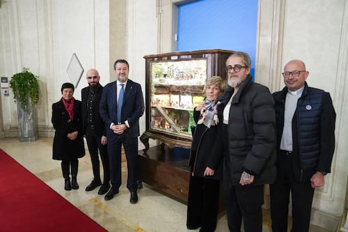 I detenuti di Rebibbia donano il Presepio della Speranza a Salvini