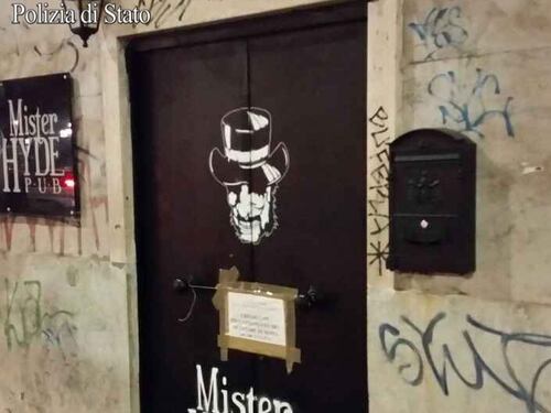 Risse e feriti, la polizia chiude il pub degli ultrà della Lazio a largo Vercelli