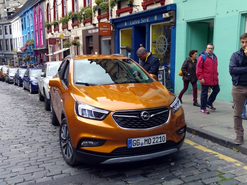 La Opel Mokka cambia e scopre il pianeta