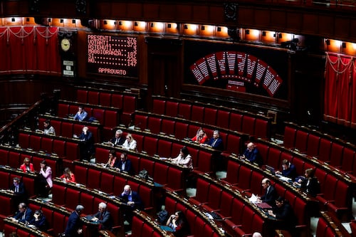 Legge elettorale, via libera alla seconda fiducia. Tajani: “Il centrosinistra non esiste più”