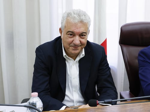 Scandalo mascherine, FdI: "Ora Arcuri paghi 100 milioni". Tutte le risposte a Conte e Boccia