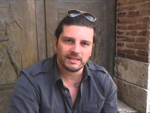 Il fotografo italiano Gabriele Micalizzi ferito in Siria