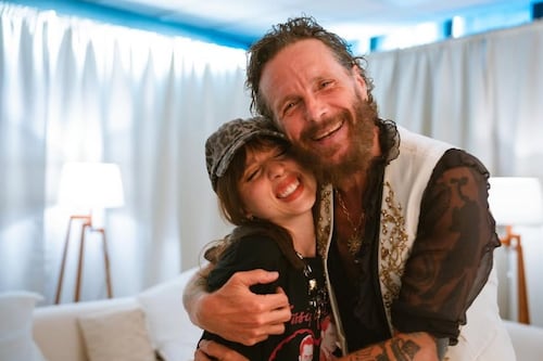 Jovanotti ferma il concerto per Angelina Mango: "Ti aspettiamo"