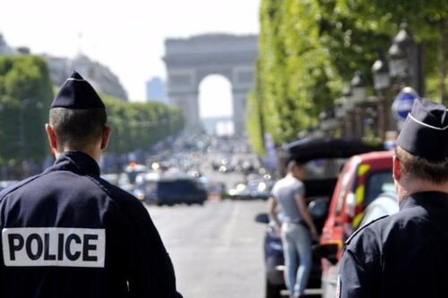 Parigi, grida "Allah" e aggredisce un militare: arrestato