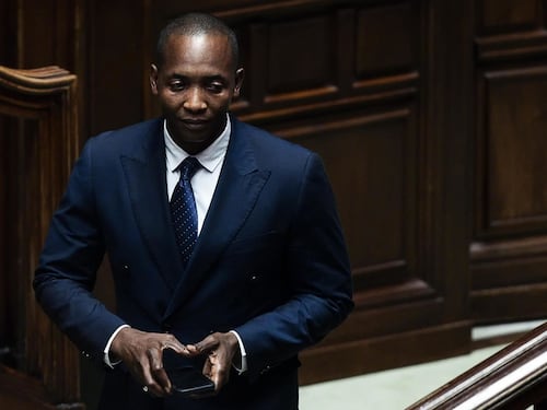 Soumahoro si butta sulla sanità: ora vuole difendere medici e infermieri