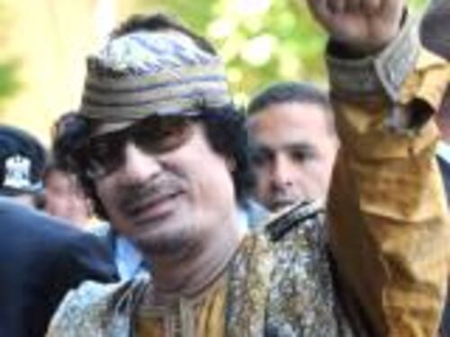 Gheddafi ritarda, Fini annulla
