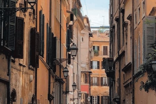 L’internazionale comunista mette la casa nel mirino