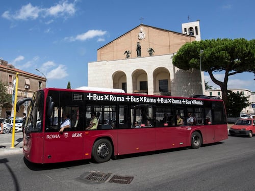 Ritirati dalla strada 91 nuovi autobus ecologici del Comune di Roma: sono "difettosi"