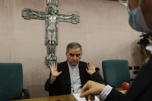 Indagine per riciclaggio: la Finanza perquisisce il fratello del cardinale Becciu