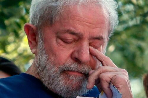 Lula si consegna alla polizia. Per lui prima notte in carcere