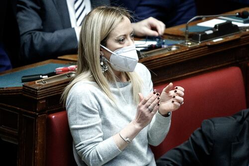 Giorgia Meloni elogia i governi sovranisti di Polonia e Ungheria: ruolo cruciale, sinistra sbugiardata