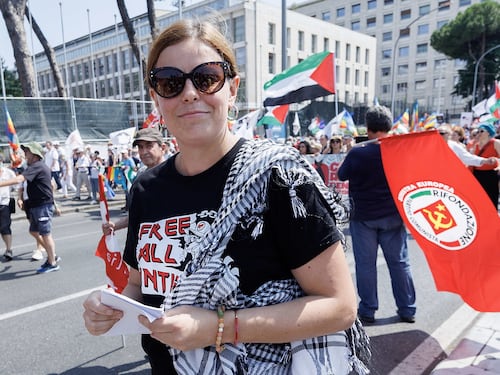 Fidanza asfalta Salis: “Delirio su trafficanti e contrabbandieri”. Le parole della vergogna