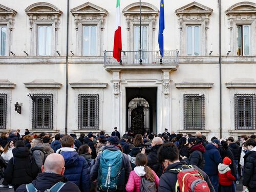 Cdm, via libera al decreto Ucraina. E nel titolo tornano gli "aiuti militari"