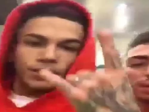In un video Sfera Ebbasta con la banda dello spray: "Che schifo quell'incontro"