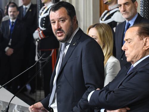 Lega e Di Maio in pressing su Berlusconi. Ma Forza Italia: "Nessun passo indietro"
