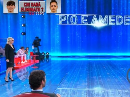 Pio e Amedeo fanno infuriare le femministe. Dal catcalling ai lecchini di Draghi, terremoto ad Amici 20