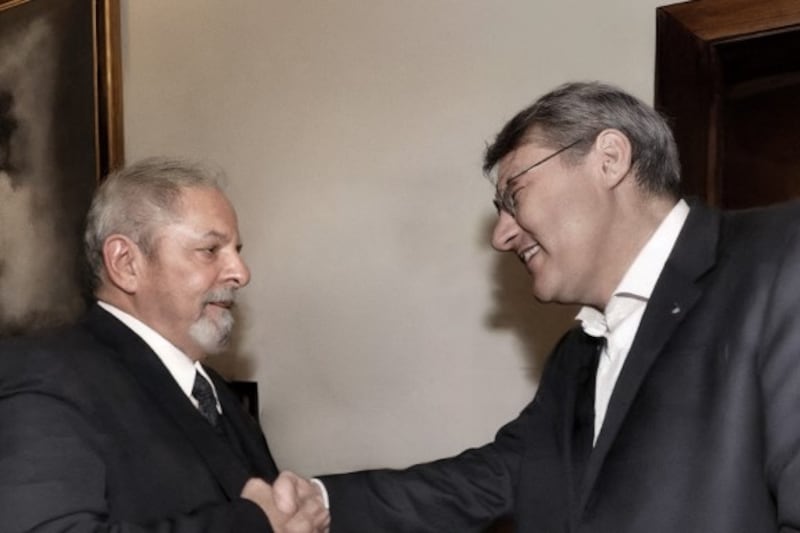 La Cgil cancella Camusso dalla foto con Lula, scivolone social per Landini & Co.