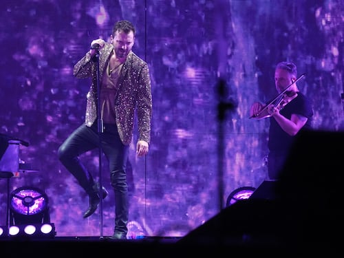 Cesare Cremonini è tornato: "Ora che non ho più te" una creatura moderna e morbida