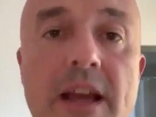 Milano, caserma chiusa per quarantena dopo la rivolta degli immigrati. La video denuncia di Nuzzi: gravissimo