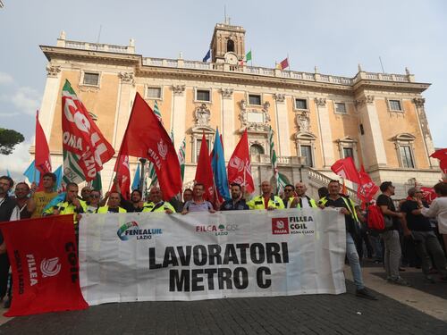 Tutti in piazza per una metro Capitale