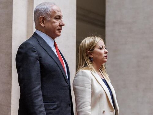 Meloni sente Netanyahu: Italia al fianco di Israele. Rafforzata la sicurezza degli obiettivi sensibili